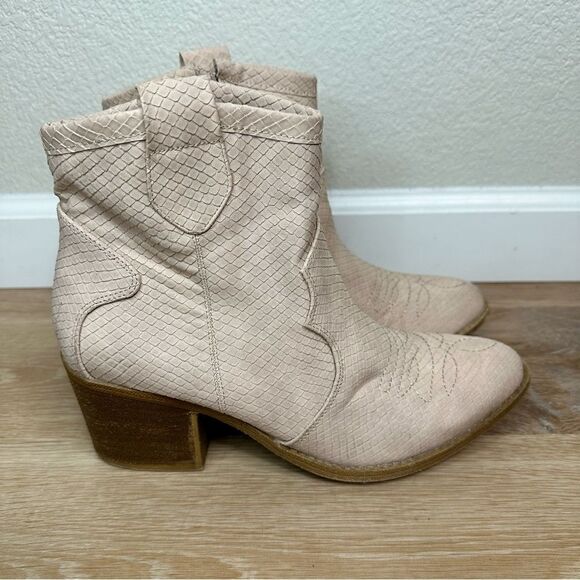 Dirty Laundry Light Pink Western Reptile Embossed Ankle Boots - Picture 4 of 12